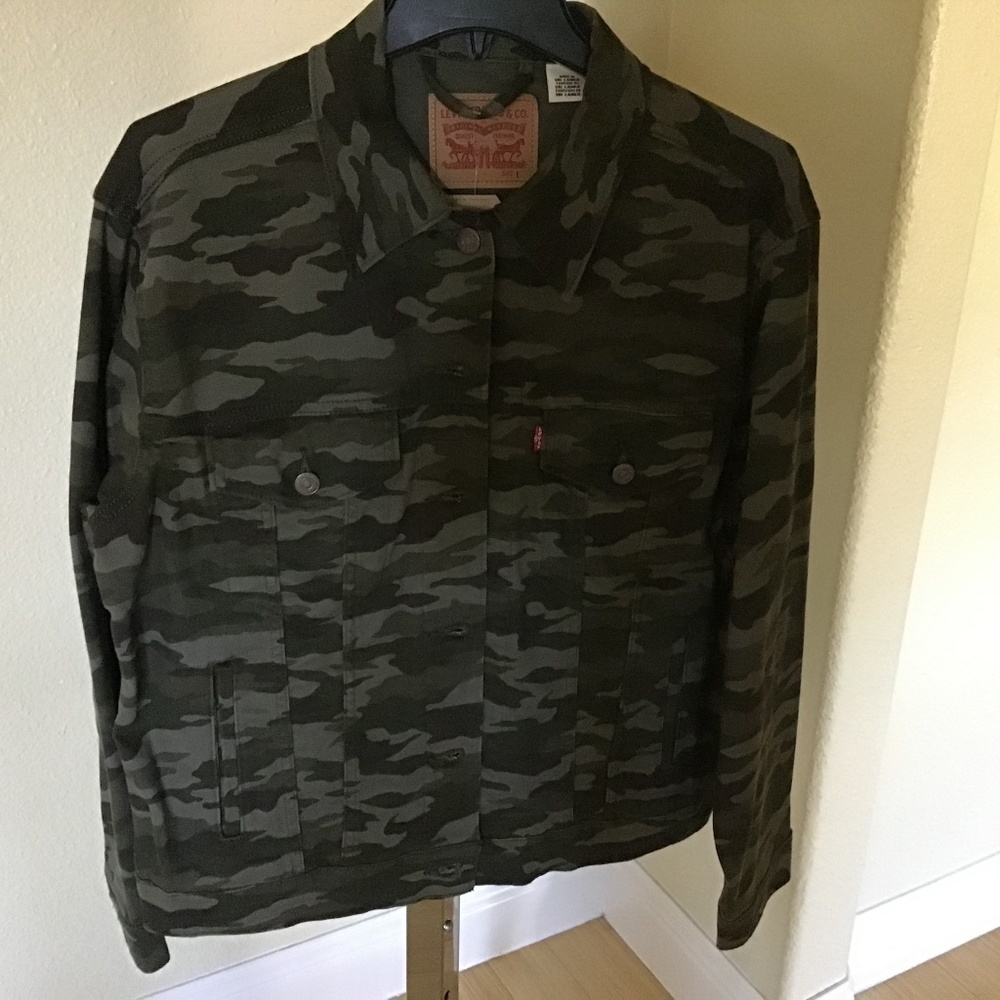 Levi camo trucker jacket